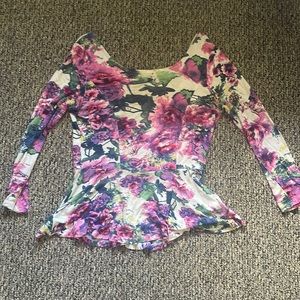 Quarter length sleeve shirt